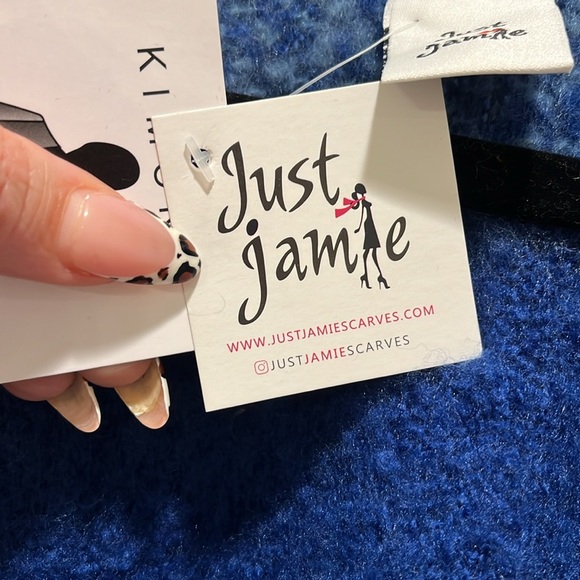 NWT JUST JAMIE Gorgeous OS Plaid blue Black Soft Fuzzy Kimono Ruana Cape Poncho - Picture 4 of 9